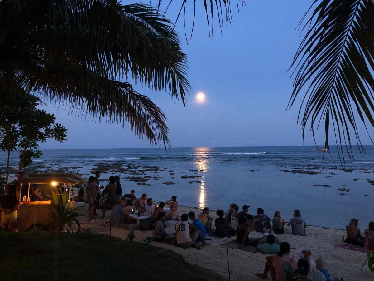 White Banana Beach Club General Luna  Esterno foto